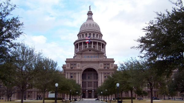 Texas_capitol_day.jpg