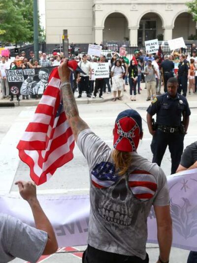 Protesters at the Islamic Dawah Center