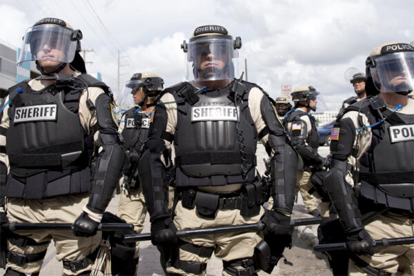 Sheriff's deputies in tactical gear