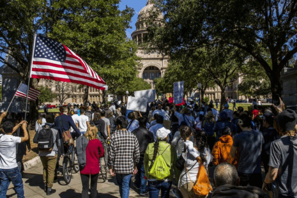 students rally against SB4 at the Texas capitol