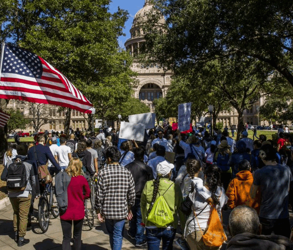students rally against SB4 at the Texas capitol