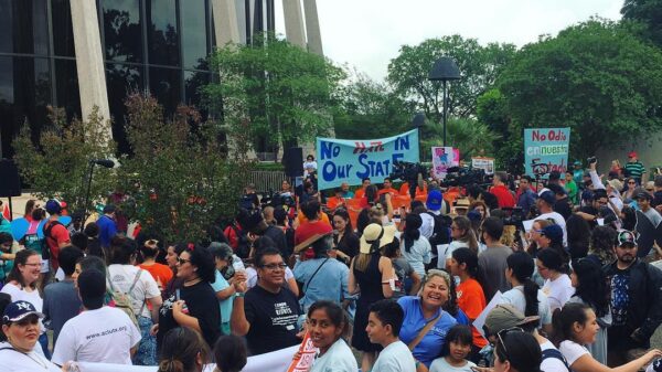ACLU of Texas rallies outside courthouse