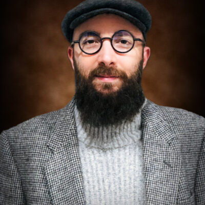 Headshot photo of Erik Martinez Resly