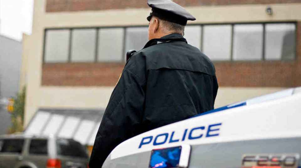 Why Police Need Training To Interact >> Back Up Motherfuckers A Cop Yells At Kids With His Gun Drawn Why Police Need Training To Interact >> Back Up Motherfuckers A Cop Yells At Kids With His Gun Drawn