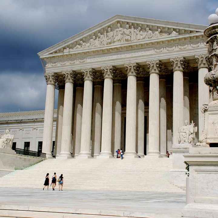 Image of the supreme court building in Washington, DC